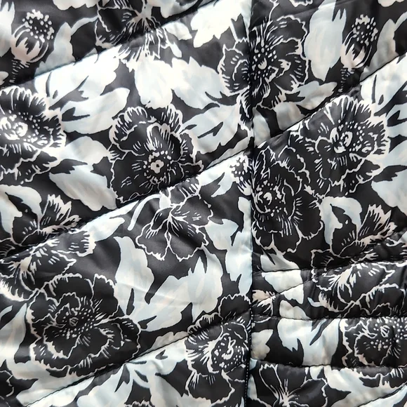 Vest - Picture 2 of 2